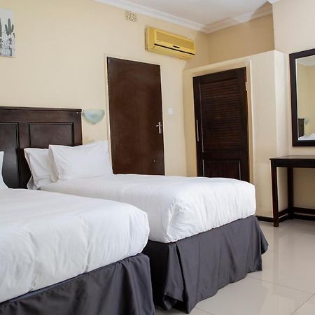 Zambezi Junction Lodge Ливингстон Экстерьер фото