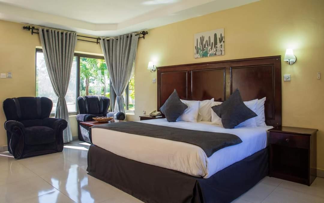Zambezi Junction Lodge Ливингстон Экстерьер фото