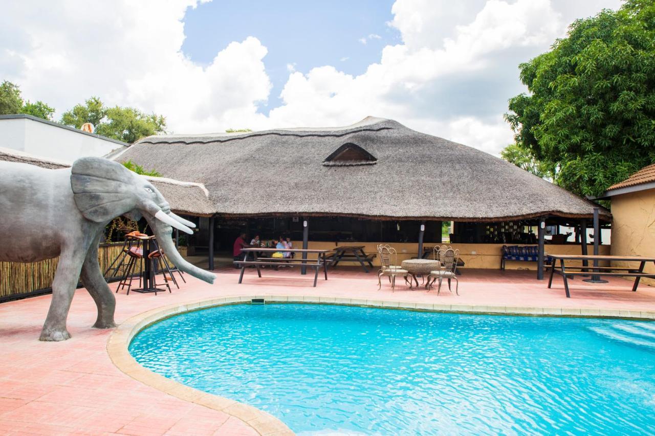 Zambezi Junction Lodge Ливингстон Экстерьер фото