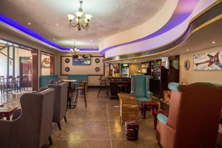 Zambezi Junction Lodge Ливингстон Экстерьер фото