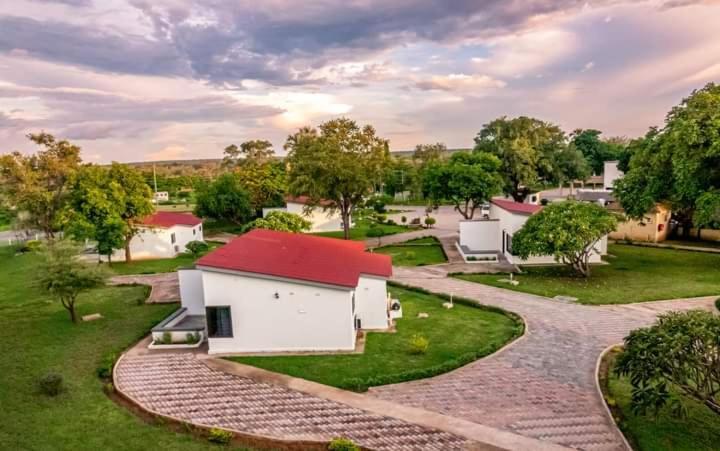 Zambezi Junction Lodge Ливингстон Экстерьер фото