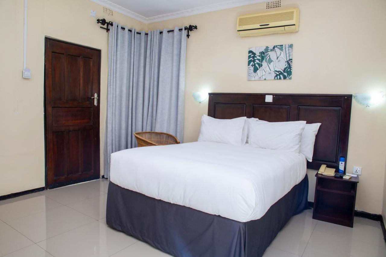 Zambezi Junction Lodge Ливингстон Экстерьер фото
